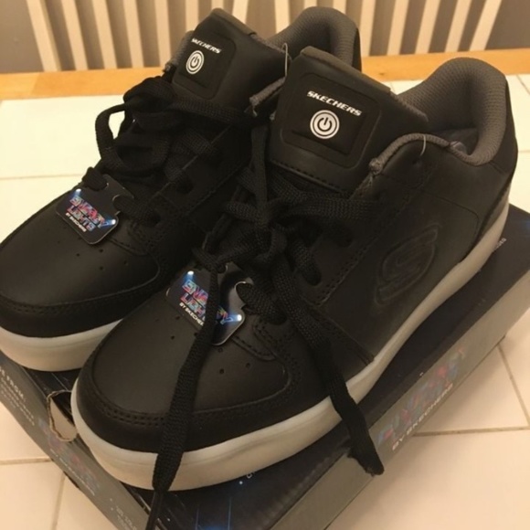 BRAND NEW youth Skechers light up elate shoes size 6Y & 7Y - Picture 6 of 7
